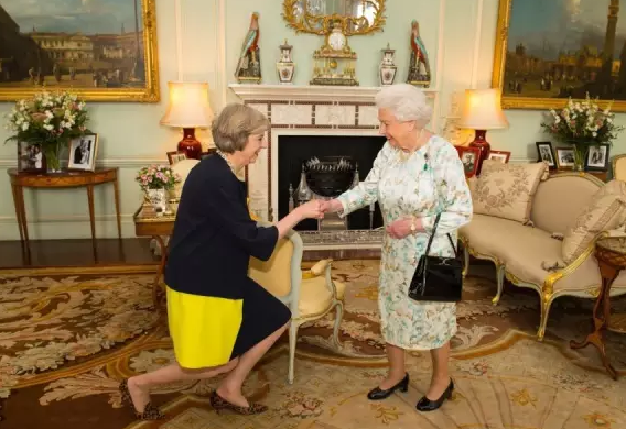 【英国留学】你还记得那个画风清奇的前伦敦市长吗?他刚当上英国的外交大臣……