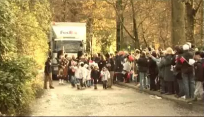 2016还没放过美国!连熊猫都要离开了!