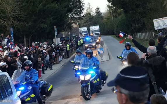 2016还没放过美国!连熊猫都要离开了!