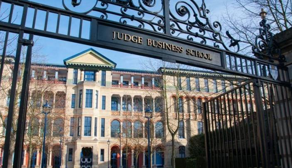 这17所大学的商学院性价比最高！