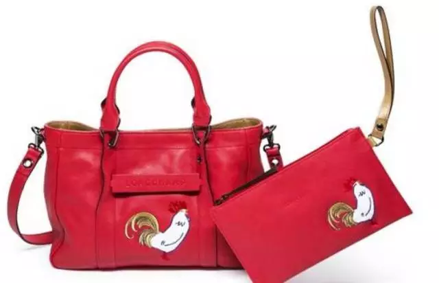 【美国留学】歪果仁设计的鸡年T恤,画风哪里不太对了?