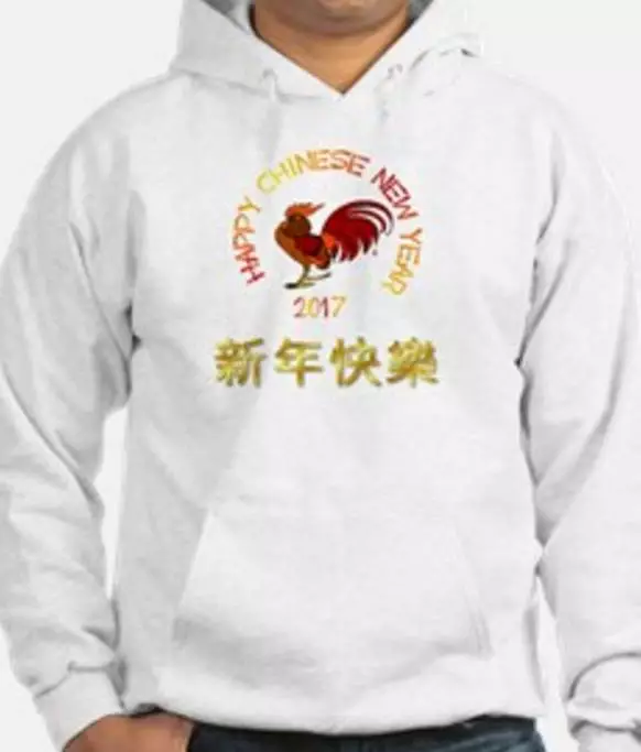 【美国留学】歪果仁设计的鸡年T恤，画风哪里不太对了？