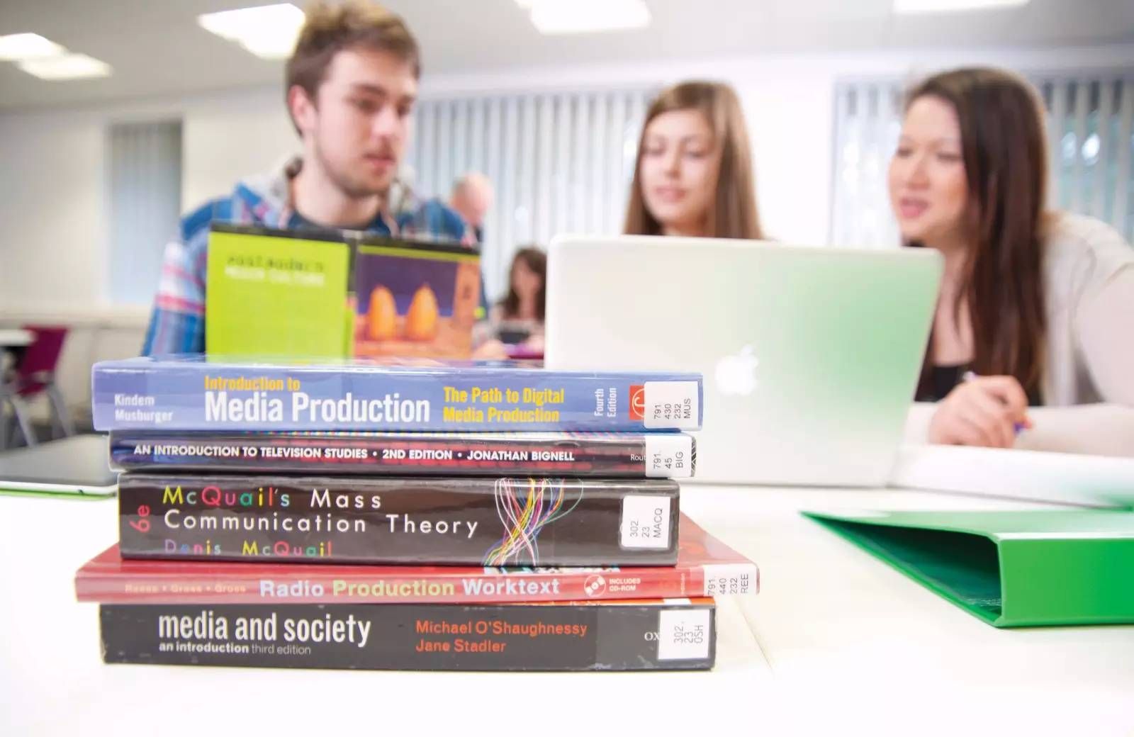 全英第一实习大学!顶尖3D特效制作基地!——BU伯恩茅斯大学