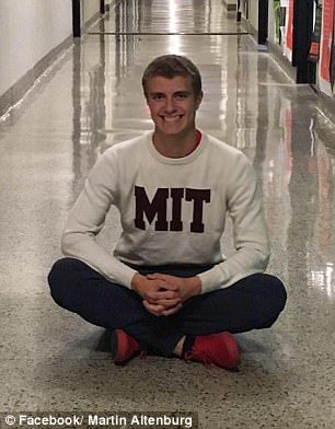 围观美国“高考状元”的作文